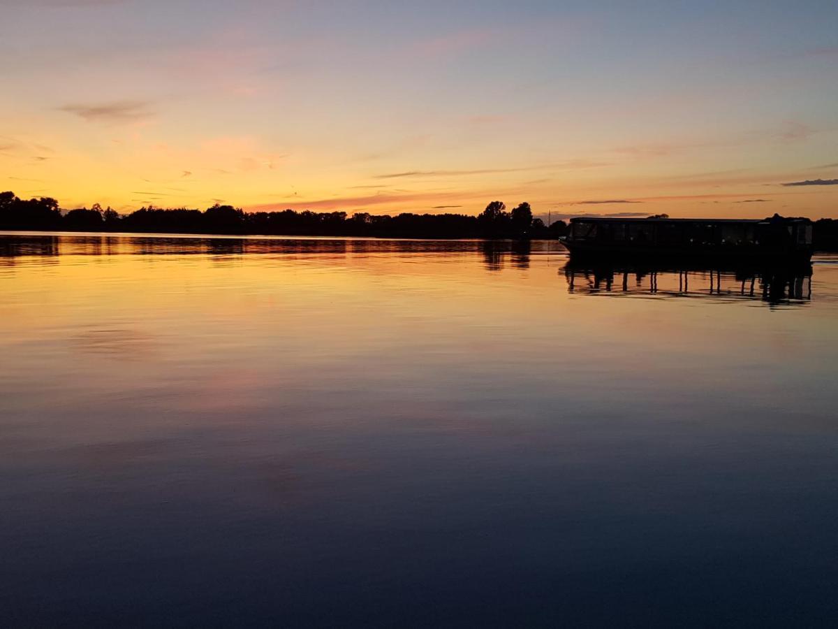 B&B Villa Giethoorn - Canalview, Privacy & Parking Εξωτερικό φωτογραφία